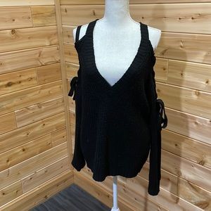 Cute daytril cold shoulder tie up sleeve sweater size small